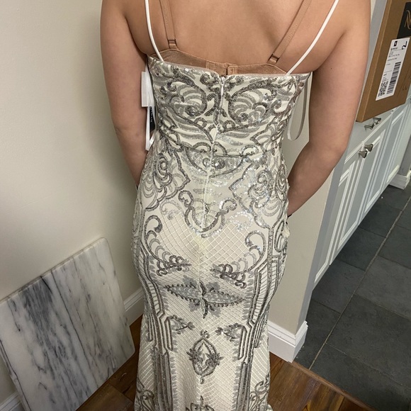 Formal Dress, never worn - Picture 4 of 6